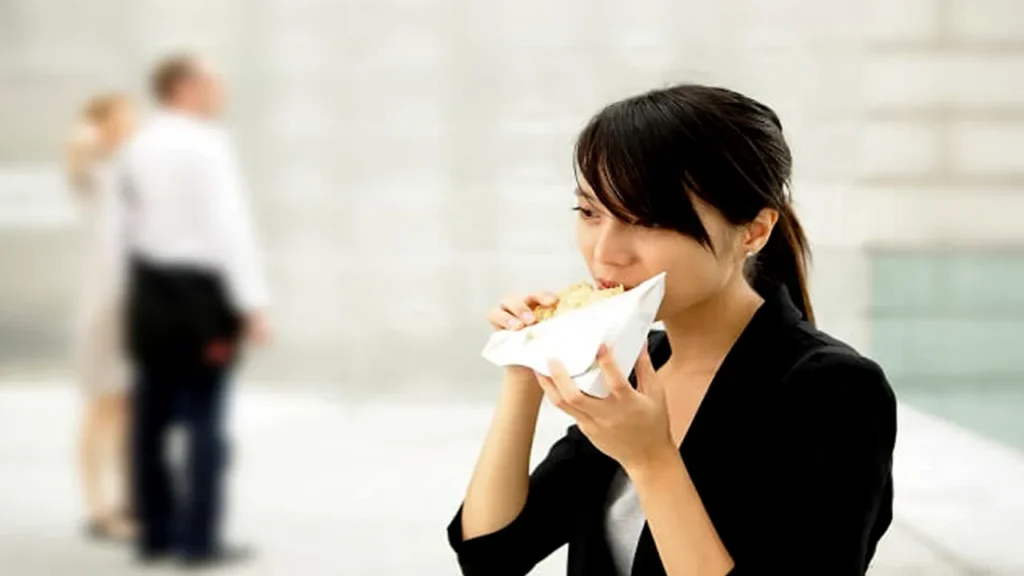 Studi Ungkap Alasan Makan Sulit Dikontrol saat Mood Sedang Jelek dan Cara Mengatasinya