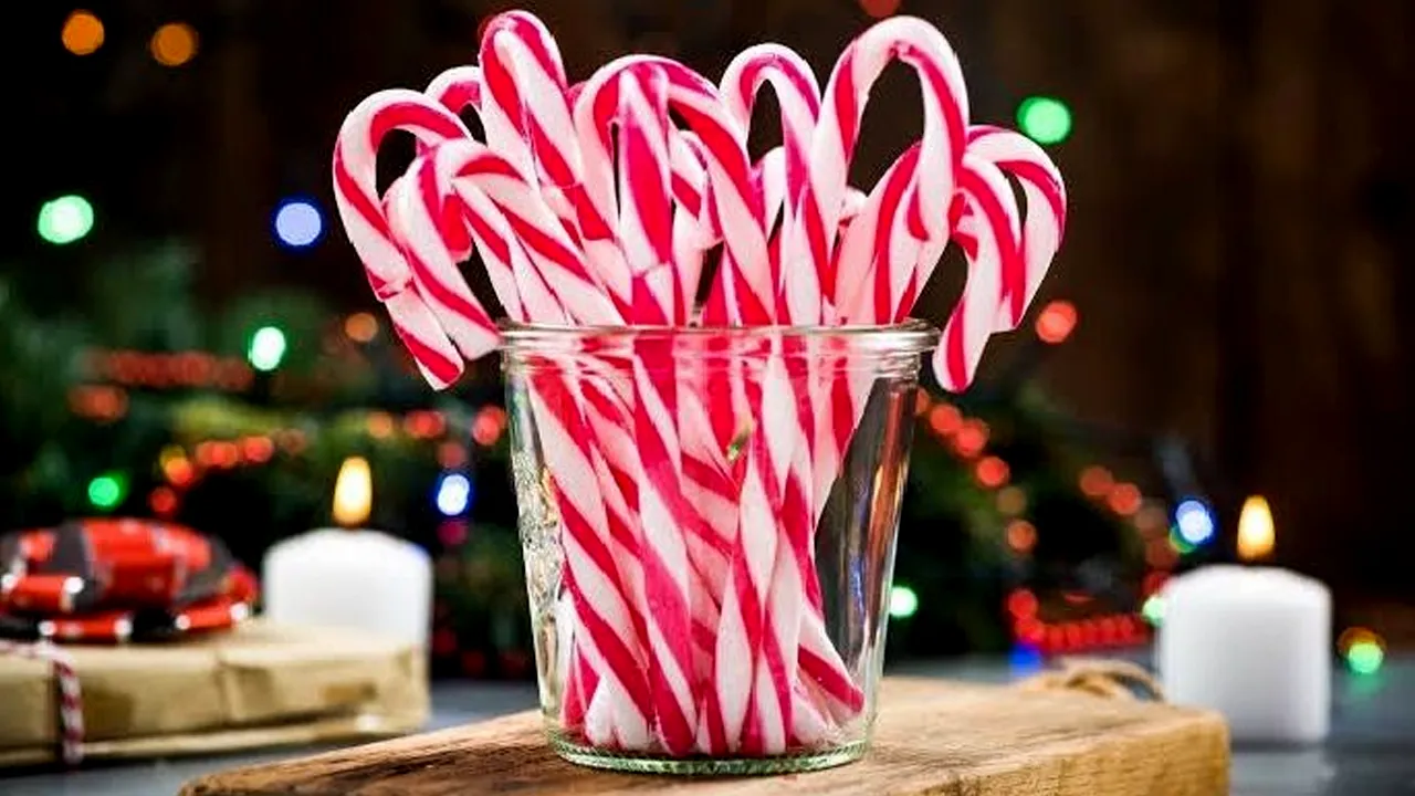 Candy Cane Sejarah Permen Tongkat yang Identik dengan Natal